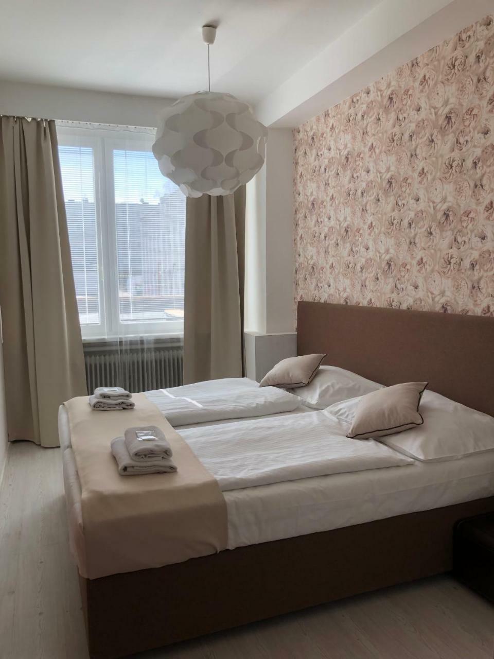 Hotel Ondras Zlin Bagian luar foto