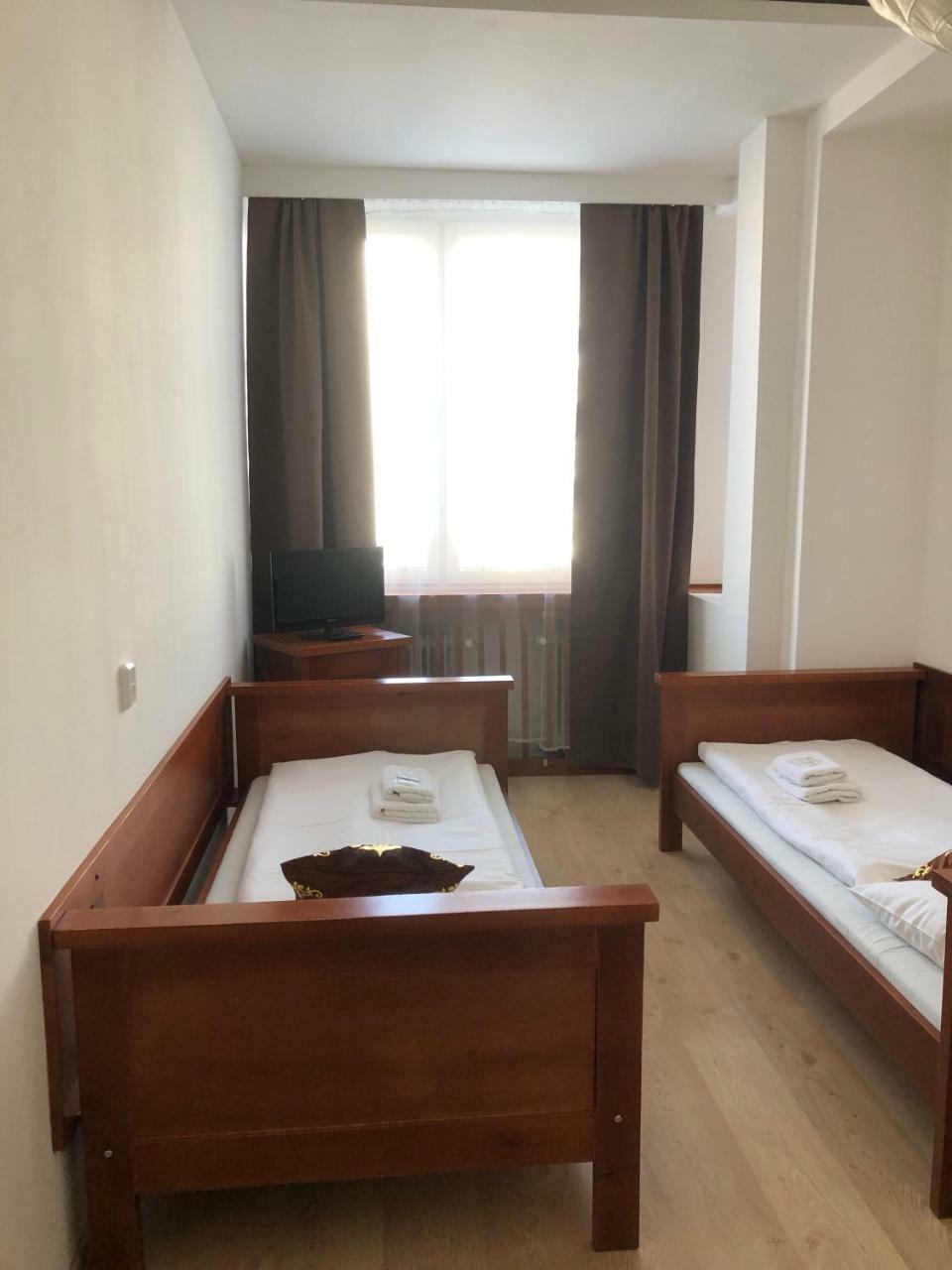Hotel Ondras Zlin Bagian luar foto