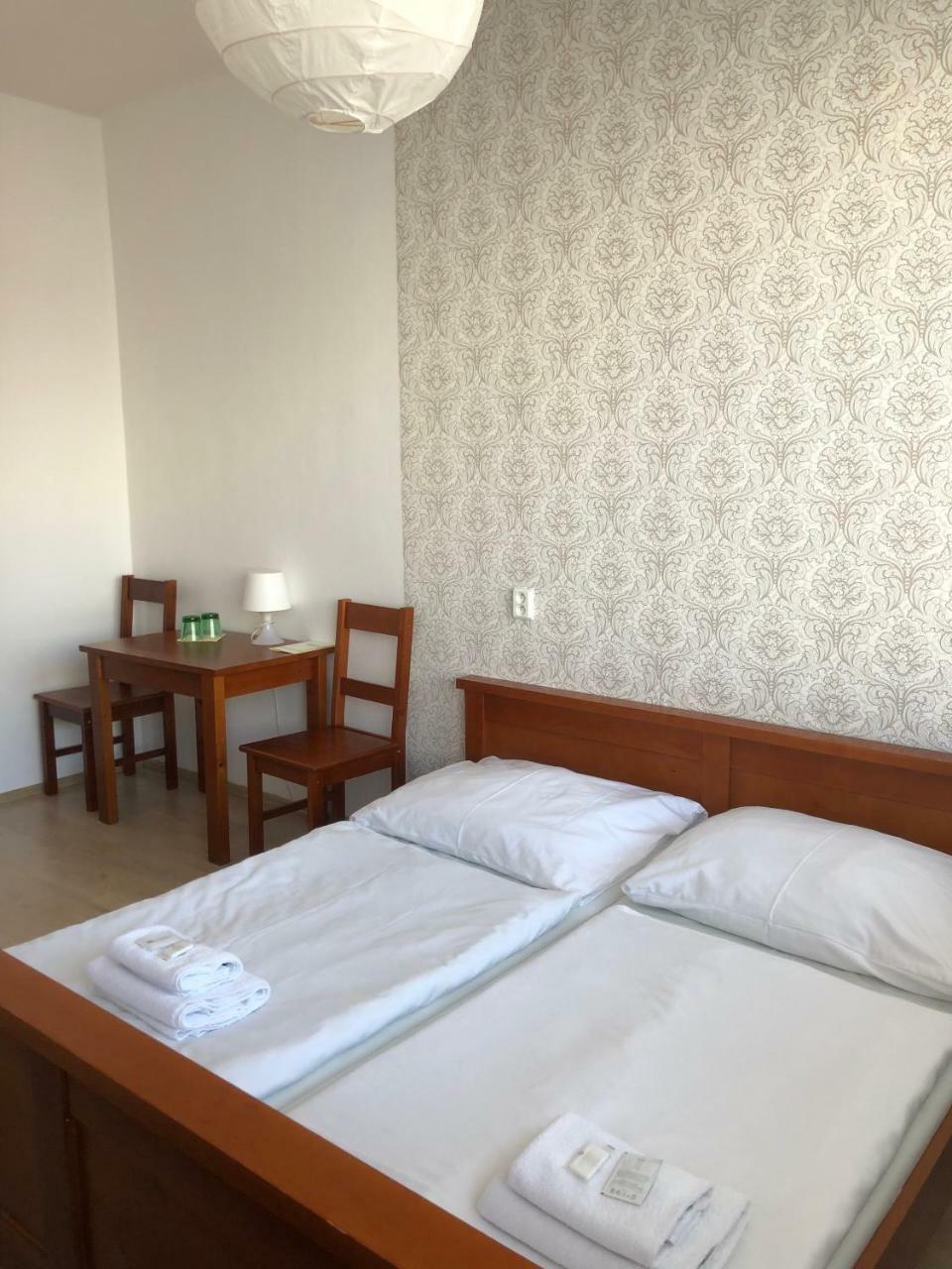 Hotel Ondras Zlin Bagian luar foto