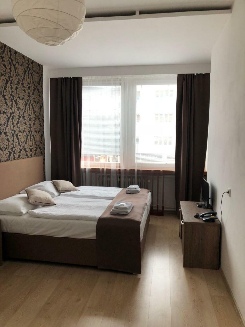 Hotel Ondras Zlin Bagian luar foto