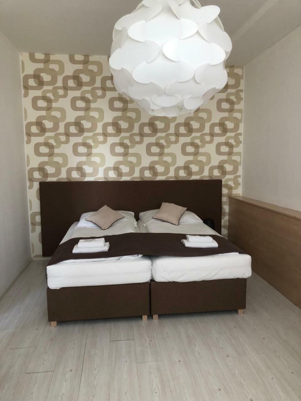 Hotel Ondras Zlin Bagian luar foto