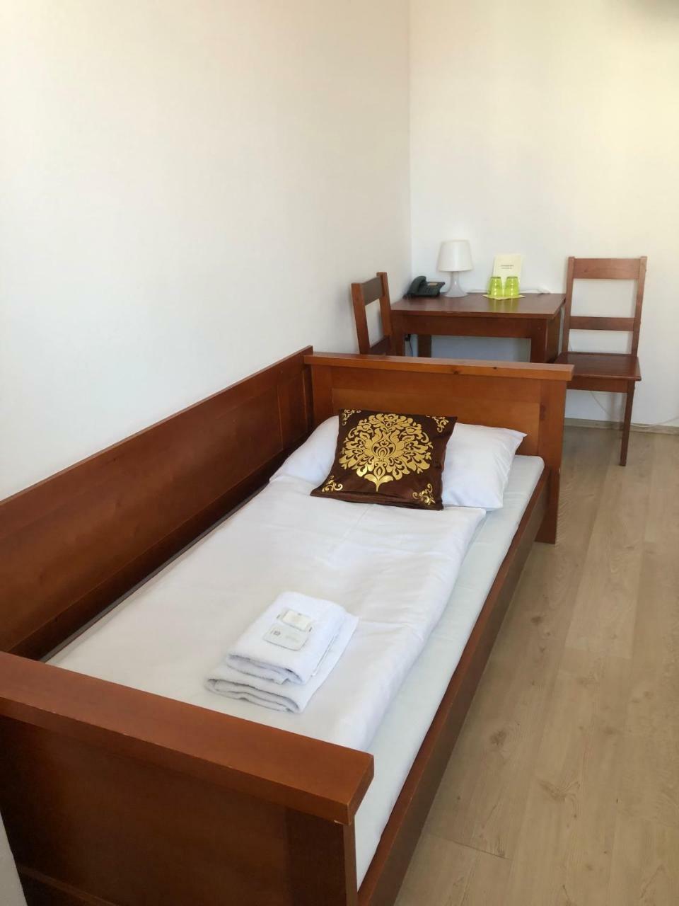 Hotel Ondras Zlin Bagian luar foto