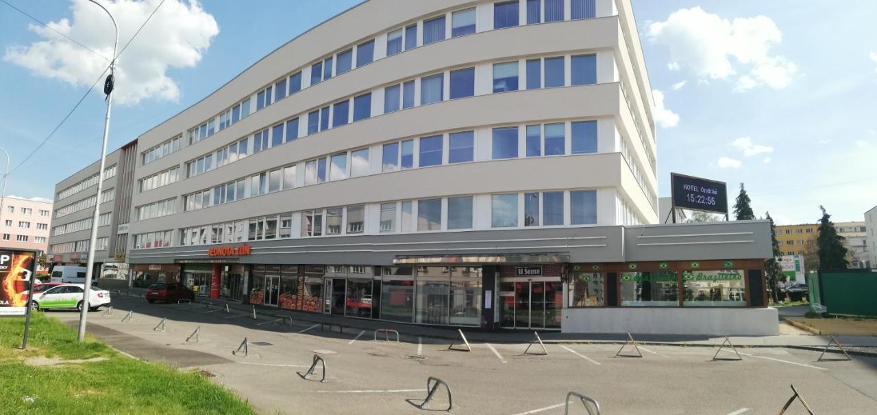 Hotel Ondras Zlin Bagian luar foto