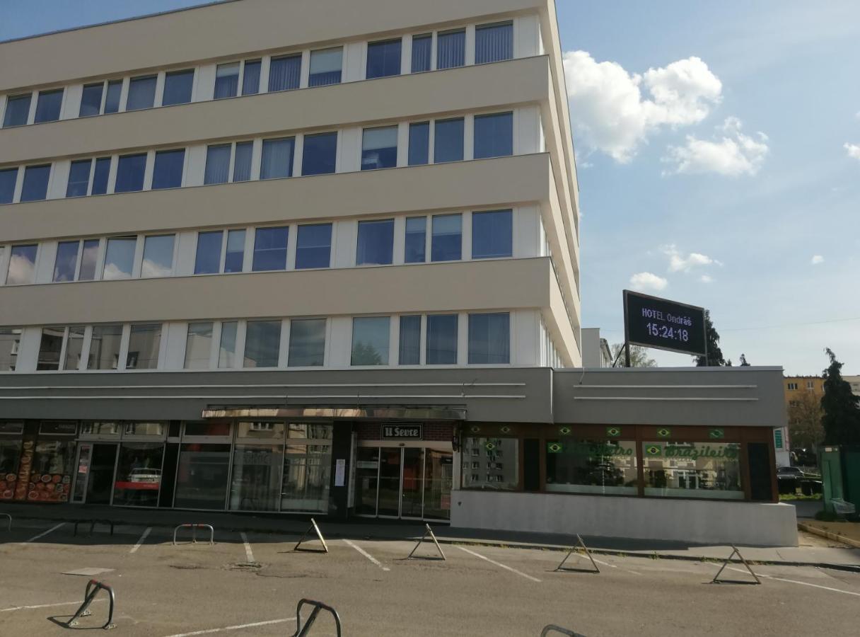 Hotel Ondras Zlin Bagian luar foto